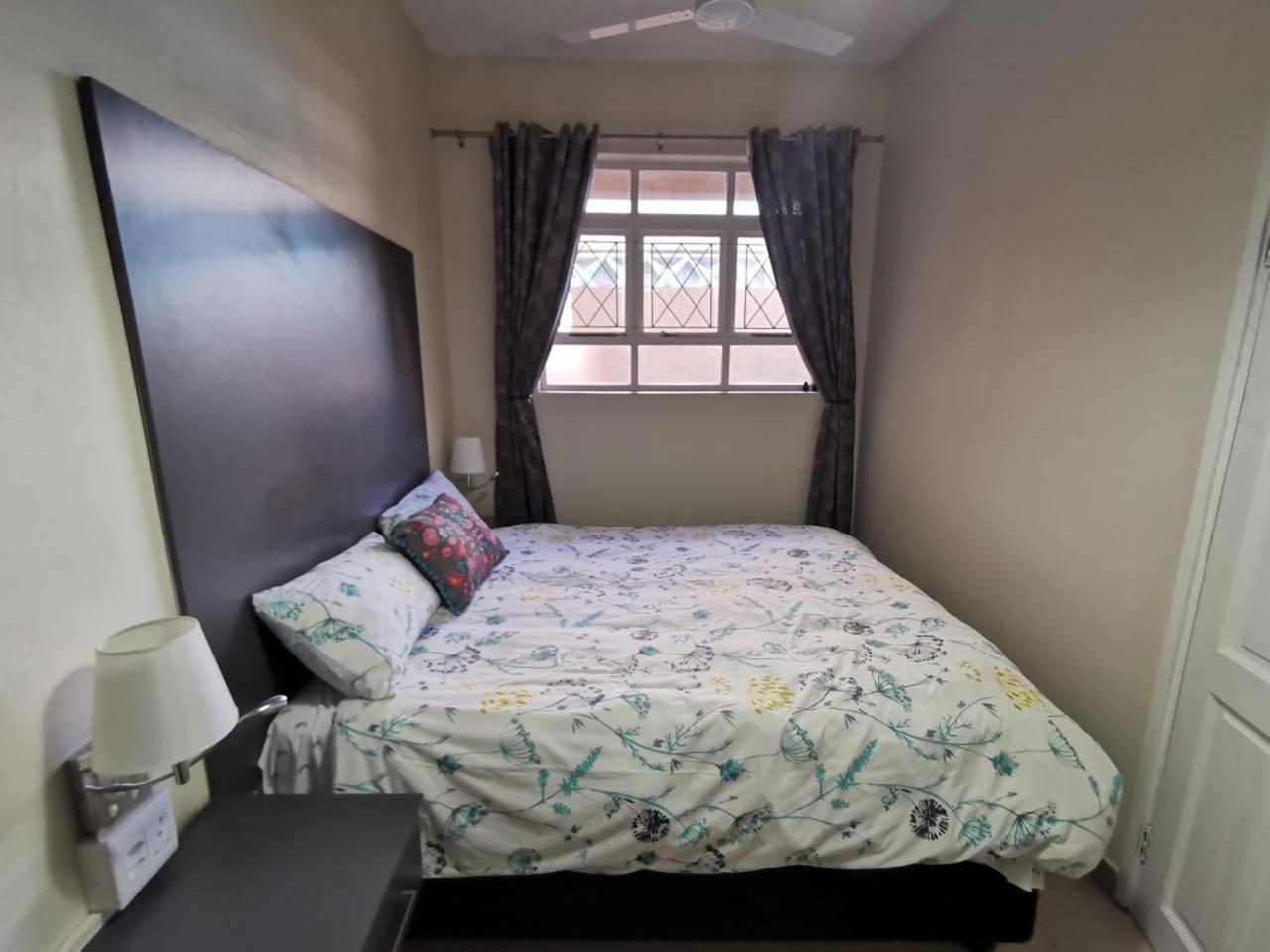 Marlborough Durban Beachfront South Beach Holiday Apartments Marine Parade Room photo